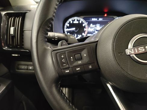 Used 2025 Nissan Pathfinder SV AWD/4WD image 10