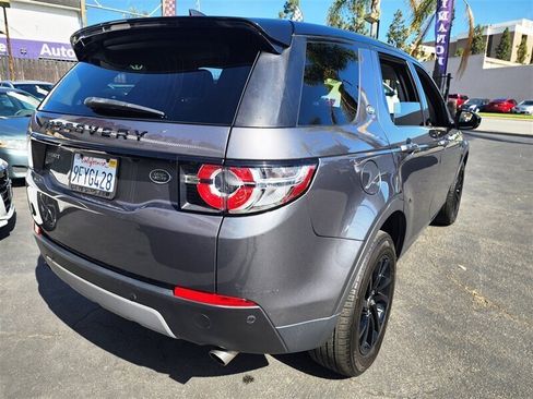 Used 2019 Land Rover Discovery Sport SE image 14