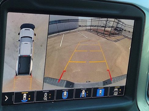 Used 2022 Chevrolet Silverado 3500 LTZ w/ LTZ Convenience Package image 18