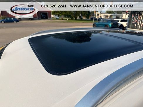 Used 2023 Lincoln Nautilus Reserve AWD/4WD image 14