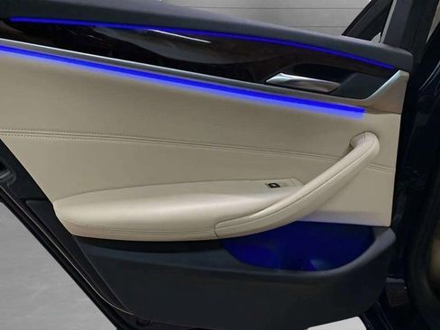 Used 2020 BMW 530i w/ Convenience Package image 70