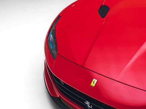 Used 2019 Ferrari Portofino RWD image 16