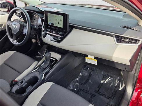 Certified 2025 Toyota Corolla LE image 21
