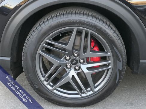 Used 2025 Ford Explorer ST image 11