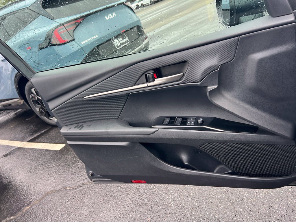Used 2025 Toyota Camry SE FWD image 15