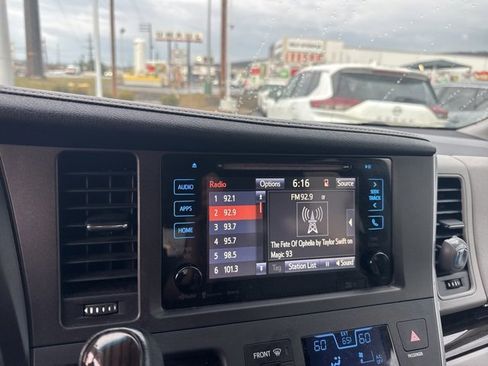 Used 2017 Toyota Sienna XLE w/ XLE Navigation Package image 24