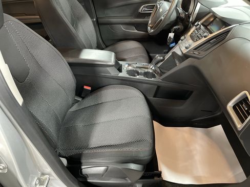 Used 2017 Chevrolet Equinox LS image 12