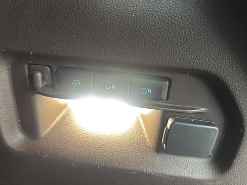 Used 2022 Ford Explorer King Ranch w/ Premium Technology Package image 30