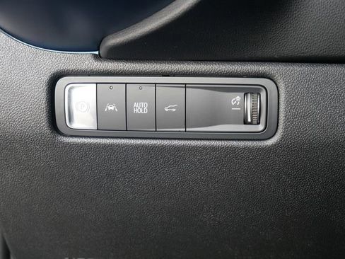 Used 2024 Chevrolet Equinox EV LT FWD image 17
