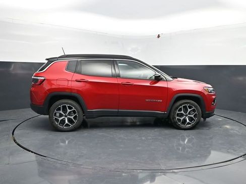 Used 2025 Jeep Compass Limited AWD/4WD image 11