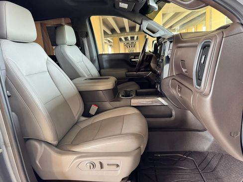 Used 2019 Chevrolet Silverado 1500 LTZ w/ LTZ Plus Package AWD/4WD image 27