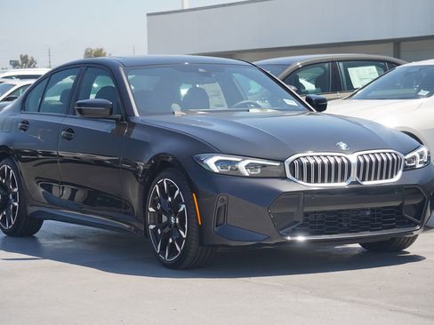 Used 2025 BMW 330i xDrive Sedan image 3