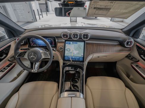 New 2026 Mercedes-Benz GLC 300 4MATIC image 8