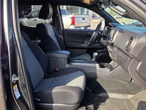 Used 2020 Toyota Tacoma TRD Sport image 15
