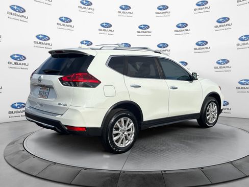 Used 2017 Nissan Rogue SV AWD/4WD image 5