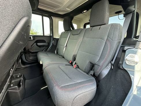 Used 2024 Jeep Wrangler Unlimited Rubicon AWD/4WD image 23