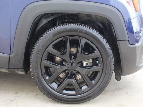 Used 2017 Jeep Renegade Altitude image 11