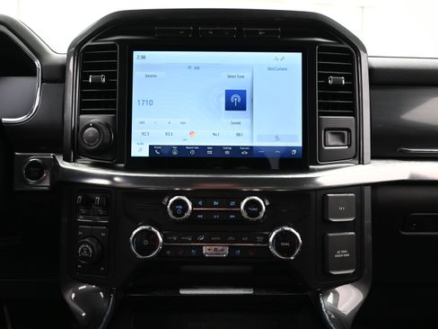Used 2022 Ford F150 Lariat w/ Equipment Group 502A High AWD/4WD image 17