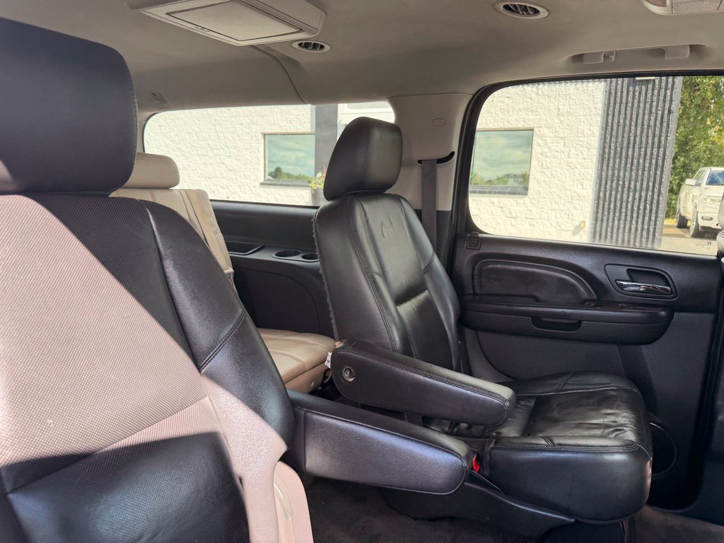 Used 2011 GMC Yukon XL Denali AWD/4WD image 26