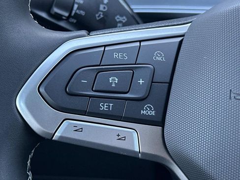 New 2026 Volkswagen Tiguan SE image 13