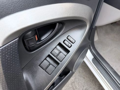 Used 2011 Toyota RAV4 4WD w/ Base L4 Extra Value Pkg image 15