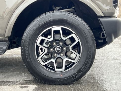 Used 2025 Ford Bronco Outer Banks image 10