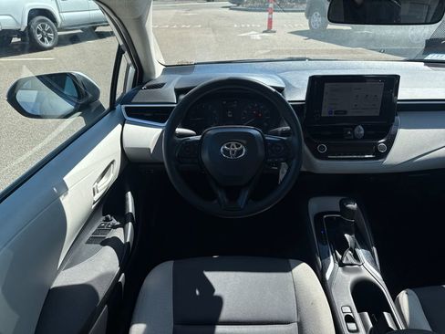 Used 2024 Toyota Corolla LE FWD image 11