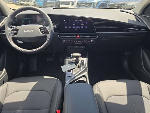 New 2026 Kia Niro EX FWD image 12