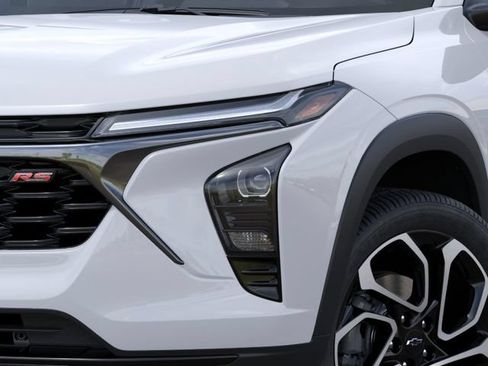 New 2026 Chevrolet Trax RS w/ Sunroof Package FWD image 10