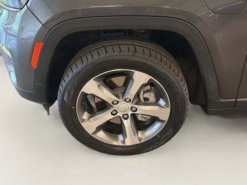 Used 2022 Jeep Grand Cherokee Limited 4xe AWD/4WD image 11