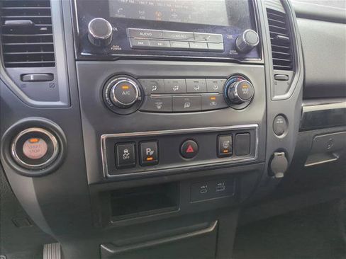 Used 2024 Nissan Titan SV image 11