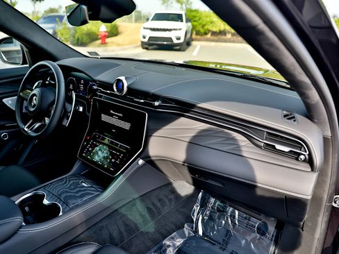 New 2024 Maserati Grecale GT image 46