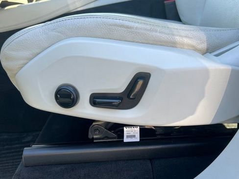 Used 2019 Volvo XC90 T6 Momentum w/ Advanced Package image 19