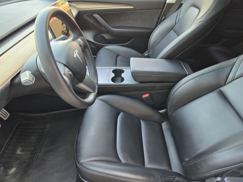 Used 2023 Tesla Model 3 Performance image 9