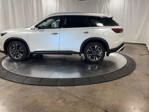 Certified 2025 INFINITI QX60 Luxe w/ Vision Package image 7