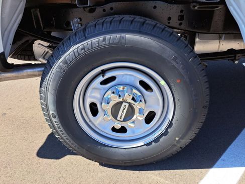 New 2026 Ford F250 XL w/ XL Chrome Package image 32