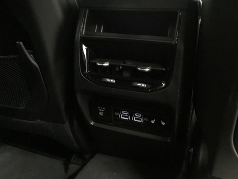 Used 2023 Jeep Grand Cherokee Limited w/ Luxury Tech Group II AWD/4WD image 19
