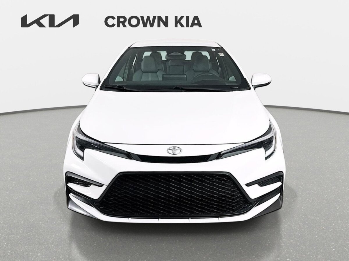 Used 2024 Toyota Corolla SE FWD image 2