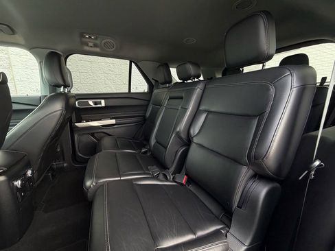 Used 2022 Ford Explorer XLT w/ Equipment Group 202A image 24
