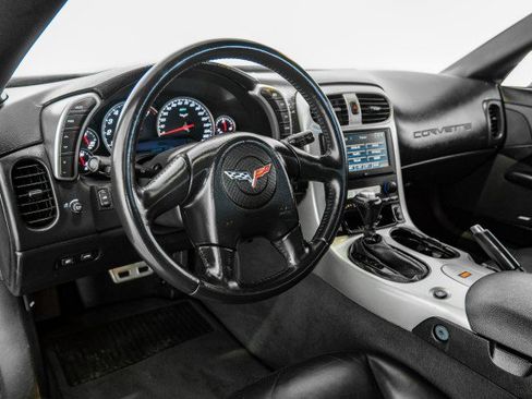Used 2005 Chevrolet Corvette Convertible w/ Preferred Equipment Group RWD image 16