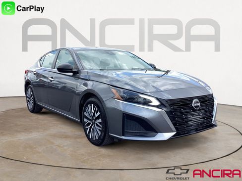 Used 2024 Nissan Altima 2.5 SV image 1