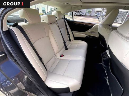 Used 2025 Lexus ES 350 w/ Premium Package image 16
