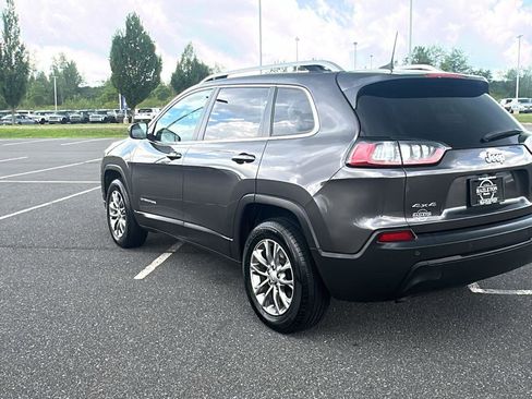 Used 2019 Jeep Cherokee Latitude Plus w/ Comfort/Convenience Group image 10
