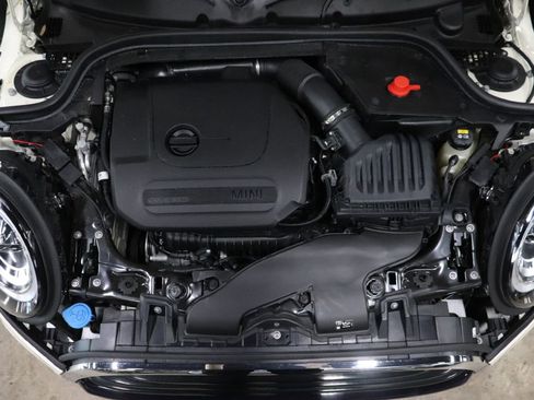 Used 2021 MINI Cooper 2-Door Hardtop w/ Storage Package image 27