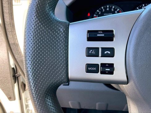 Used 2017 Nissan Frontier SV image 14