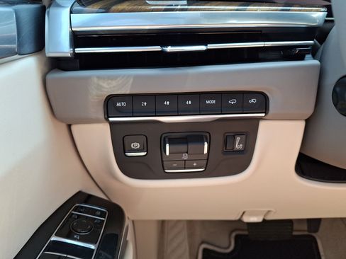 Certified 2026 Cadillac Escalade Platinum Sport AWD/4WD image 25