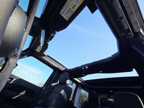 New 2026 Jeep Wrangler Unlimited Rubicon image 10