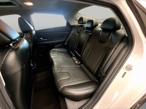 Used 2023 Hyundai Elantra Limited w/ Cargo Package FWD image 21