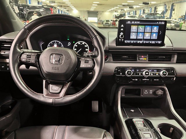 Used 2025 Honda Pilot TrailSport image 10