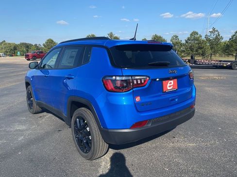 New 2026 Jeep Compass Latitude AWD/4WD image 5